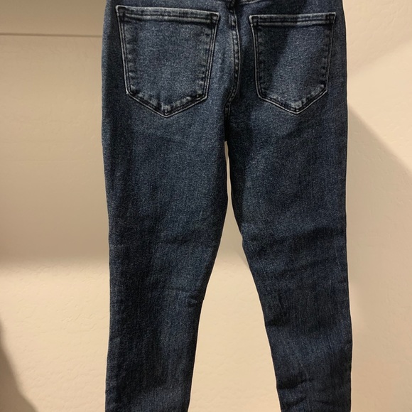 Old Navy Highwasted Skinny Jeans - Picture 2 of 2